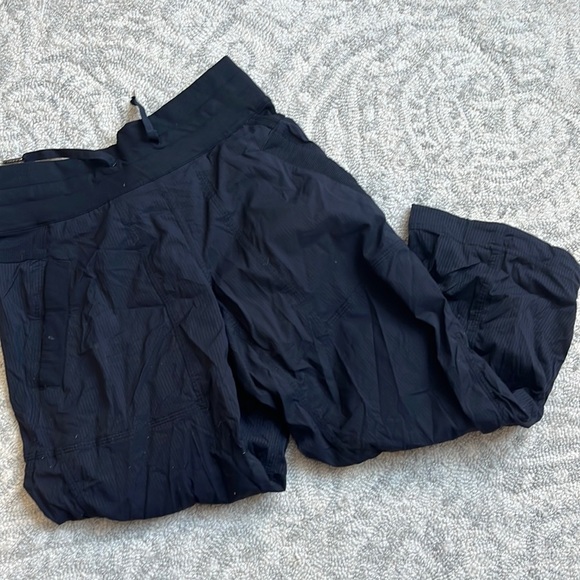 lululemon athletica Pants - Lululemon Studio Cropped Size 2